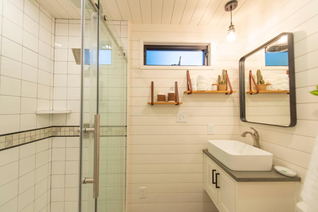 La Casita-Shipping Container House Near Magnolia/Baylor Villa Bellmead Exterior foto